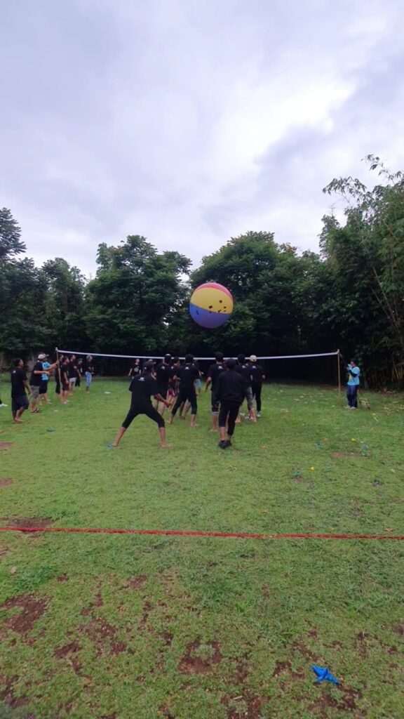 outbound inflatable (16)