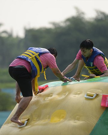 Aqua Inflatable Game